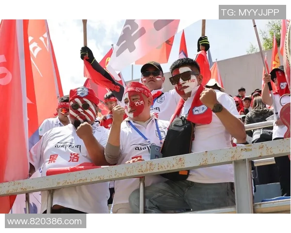 足球明星光临果洛引发热议球迷期待与偶像亲密接触 足球明星光临果洛引发热议球迷期待与偶像亲密接触